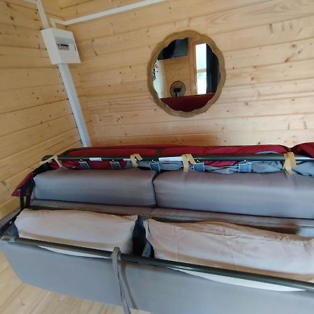 Tiny House Toute Equipee Avec Jardin Saint-Florent-sur-Cher Exterior photo