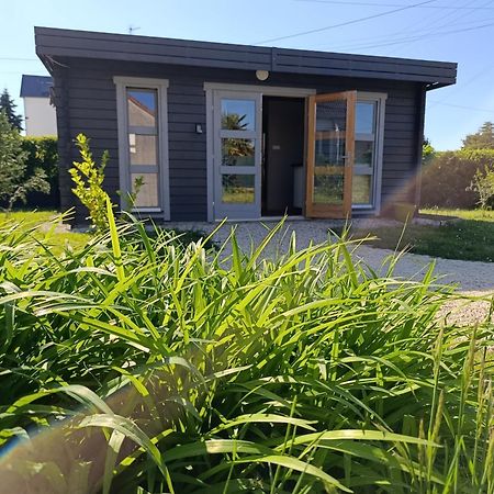 Tiny House Toute Equipee Avec Jardin Saint-Florent-sur-Cher Exterior photo